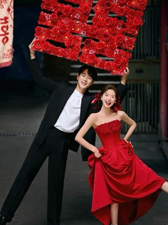 Photography Outfit - 2025 New Red Bridesmaid Street Snap